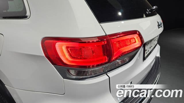 Jeep Grand Cherokee 2019 — Photo 26/34