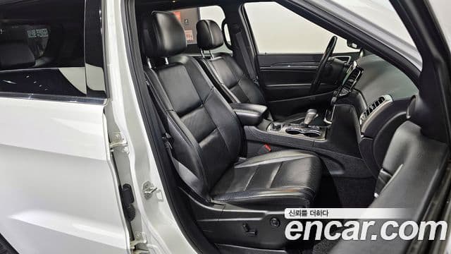 Jeep Grand Cherokee 2019 — Photo 13/34