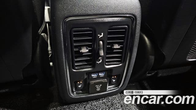 Jeep Grand Cherokee 2019 — Photo 28/34