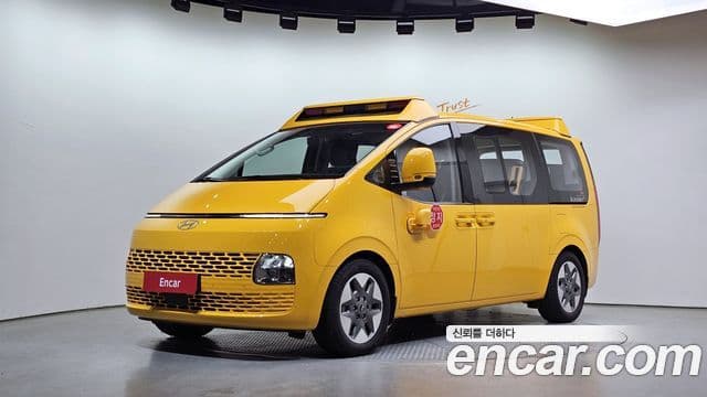 Hyundai Staria 2025 — ფოტო 1/20