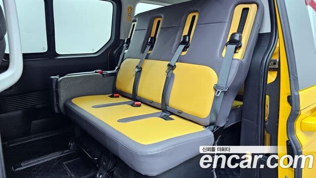 Hyundai Staria 2025 — ფოტო 11/20