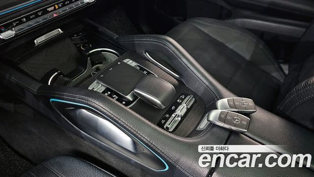 Mercedes-Benz GLS-Class 2020 — Photo 11/32