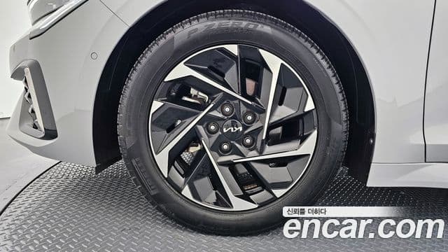 Kia K5 2023 — ფოტო 5/20