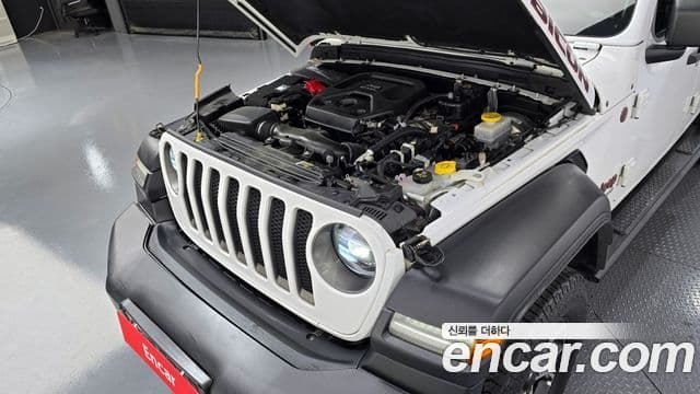 Jeep Wrangler 2019 — Şəkil 10/20