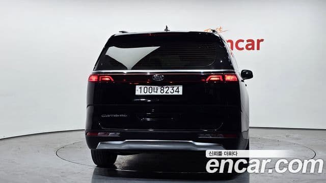 Kia Carnival 2021 — ფოტო 4/20