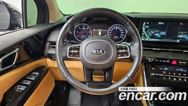 Kia Carnival 2021 — ფოტო 13/20
