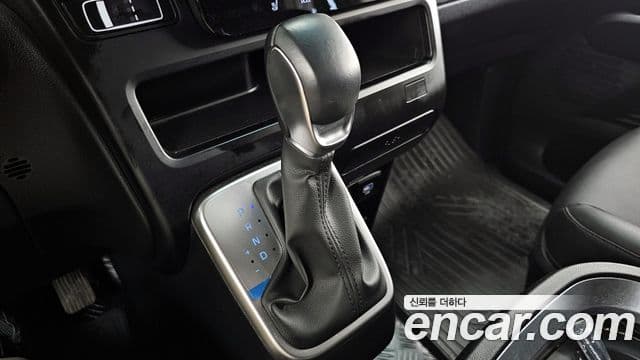 Hyundai Staria 2024 — фото 9 из 20