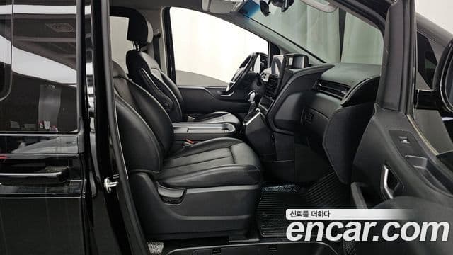 Hyundai Staria 2024 — ფოტო 11/20