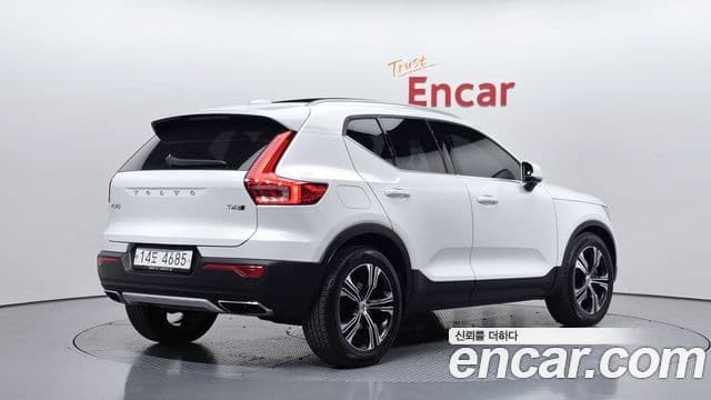 Volvo XC40 2019 — Şəkil 2/20
