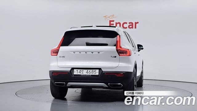 Volvo XC40 2019 — Şəkil 4/20