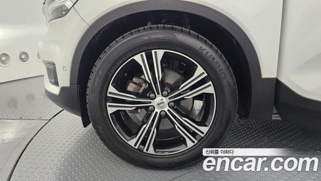 Volvo XC40 2019 — Şəkil 5/20