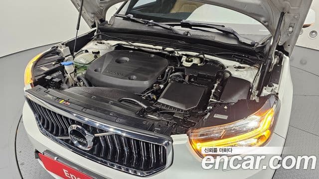 Volvo XC40 2019 — Şəkil 6/20