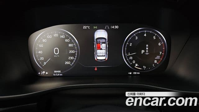Volvo XC40 2019 — Şəkil 8/20