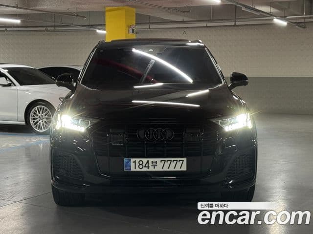 Audi Q7 2021 — ფოტო 19/20