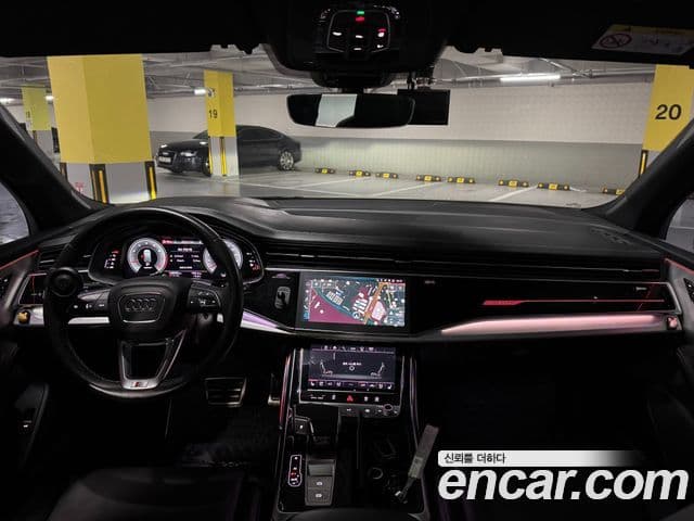 Audi Q7 2021 — ფოტო 9/20