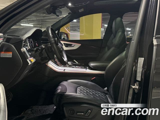 Audi Q7 2021 — ფოტო 17/20