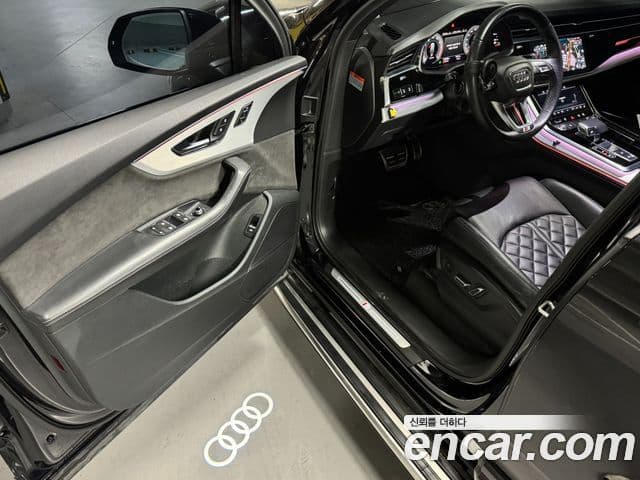Audi Q7 2021 — ფოტო 2/20