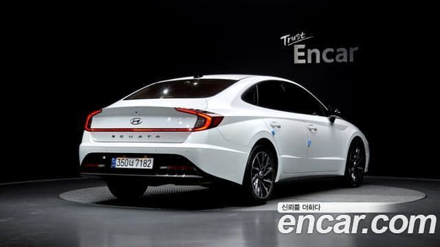 Hyundai Sonata 2021 — ფოტო 2/20