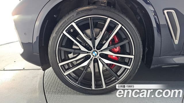 BMW X5 2022 — ფოტო 5/20