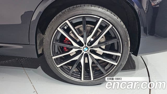 BMW X5 2022 — Photo 28/37
