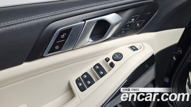 BMW X5 2022 — Photo 22/37