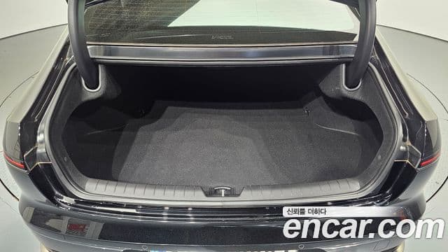 Hyundai Grandeur Hybrid 2023 — Photo 22/37