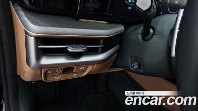 Hyundai Grandeur Hybrid 2023 — Photo 33/37
