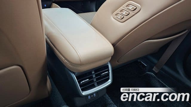 Hyundai Grandeur Hybrid 2023 — Photo 7/37