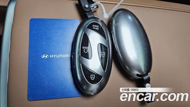 Hyundai Grandeur Hybrid 2023 — Photo 31/37
