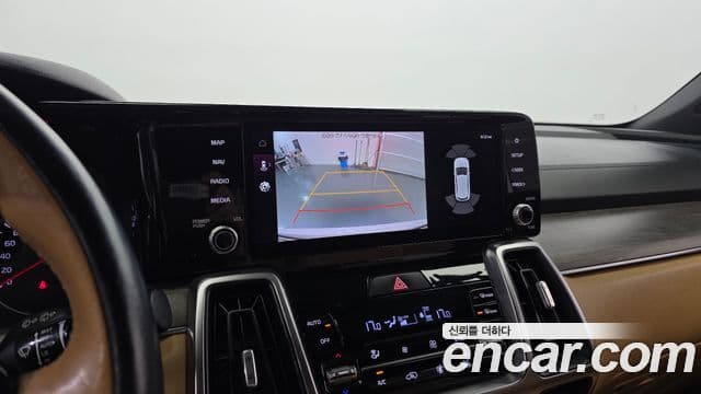 Kia Sorento 2021 — ფოტო 17/20