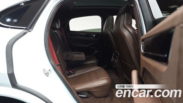 Porsche Cayenne 2021 — Şəkil 12/20