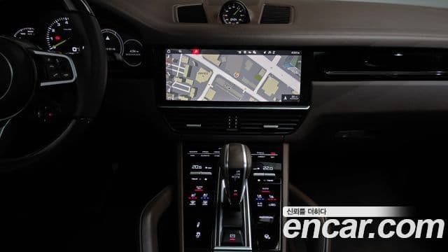 Porsche Cayenne 2021 — фото 14 из 20