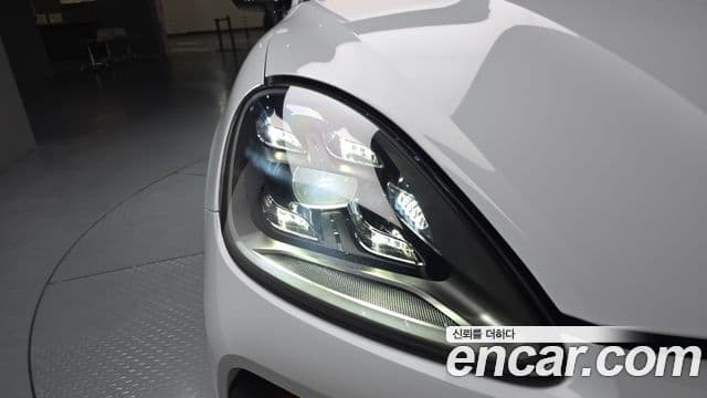 Porsche Cayenne 2021 — Photo 10/32