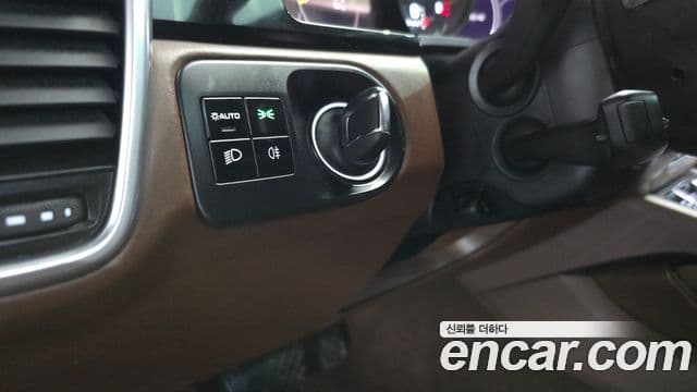 Porsche Cayenne 2021 — Photo 23/32