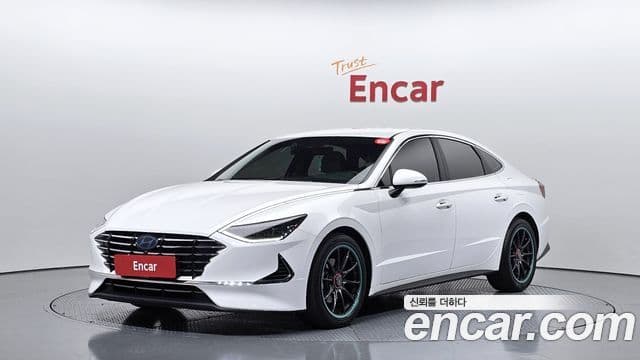 Hyundai Sonata 2019 — Фото 1/20
