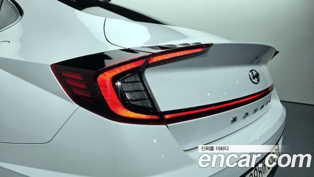 Hyundai Sonata Hybrid 2019 — Şəkil 20/34