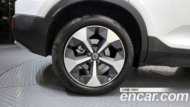 Volvo XC40 2025 — Şəkil 5/20