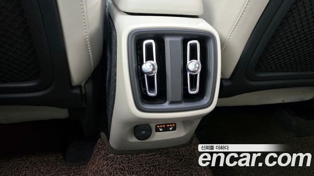 Volvo XC40 2025 — Şəkil 20/20