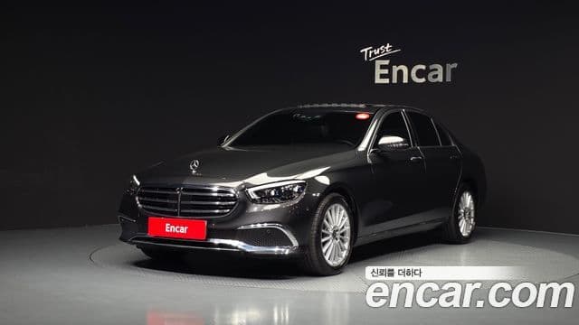 Mercedes-Benz E-Class 2023 — ფოტო 1/20