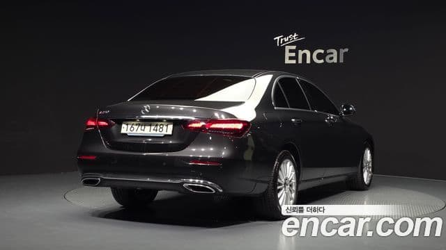 Mercedes-Benz E-Class 2023 — ფოტო 2/20