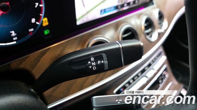 Mercedes-Benz E-Class 2023 — ფოტო 9/20