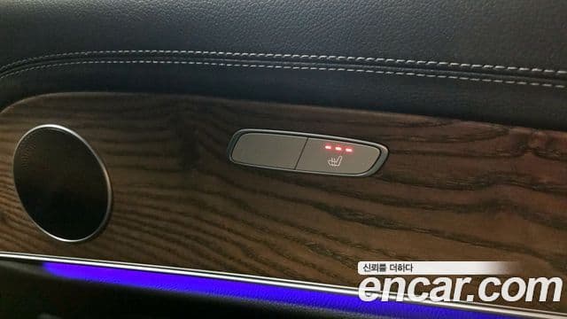 Mercedes-Benz E-Class 2023 — ფოტო 19/20