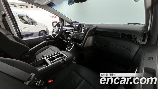 Hyundai Staria 2023 — фото 7 из 20