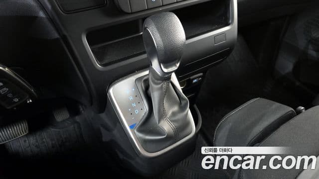 Hyundai Staria 2023 — Şəkil 9/20