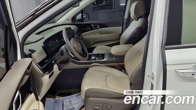 Kia Carnival 2024 — Şəkil 8/18