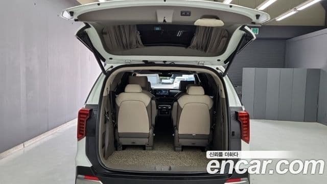 Kia Carnival 2024 — Şəkil 11/18