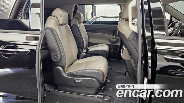 Kia Carnival 2024 — фото 12 из 20