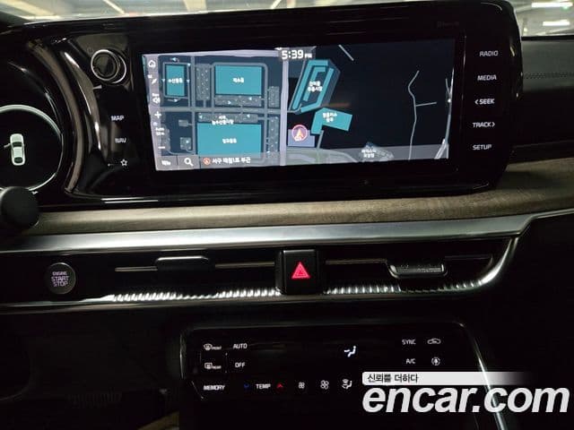 Kia K5 2020 — ფოტო 15/17
