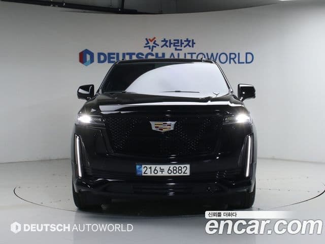 Cadillac Escalade 2023 — ფოტო 2/20