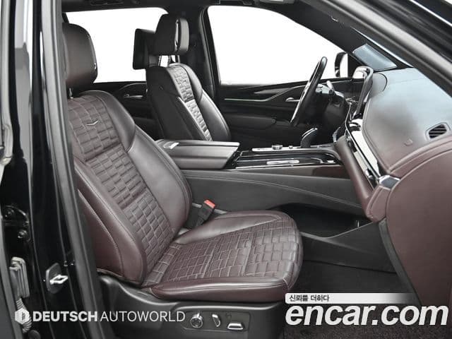 Cadillac Escalade 2023 — ფოტო 8/20